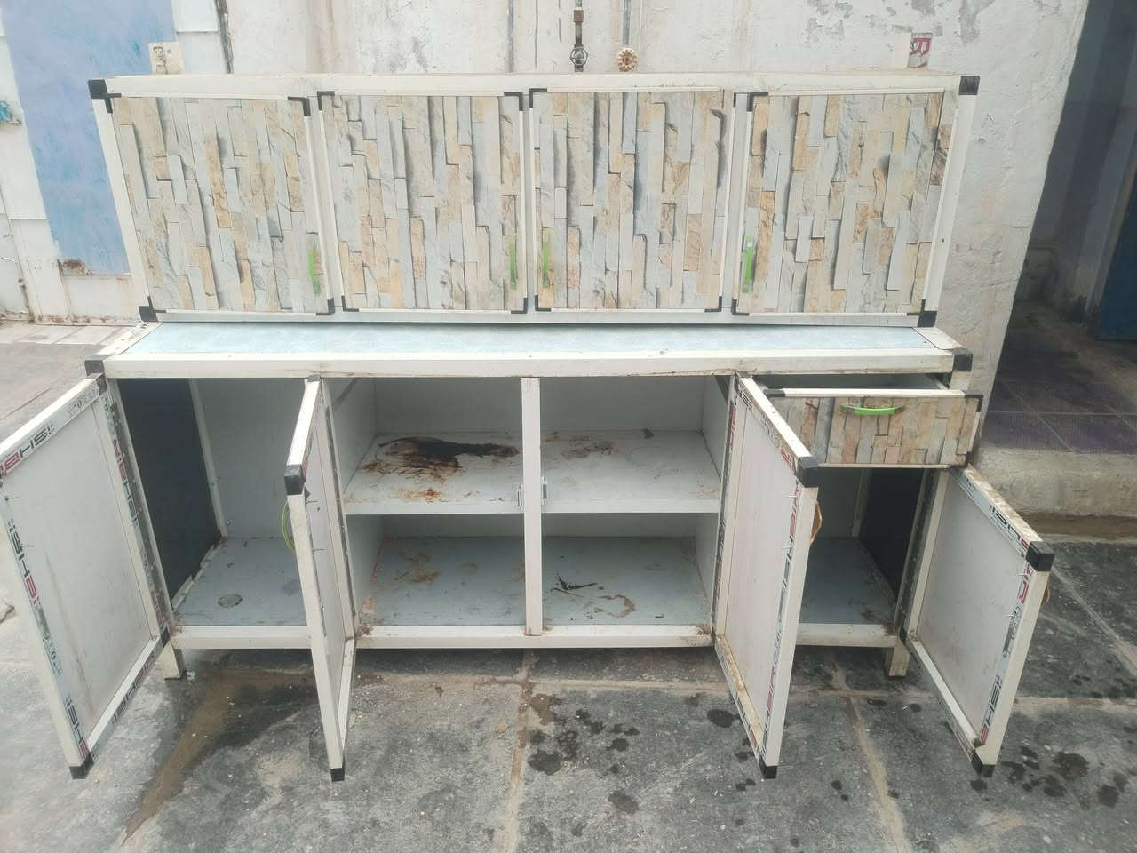 كاونترات البيع سعر الواحد 150 عنوان شطره حي زهور قرب ملعب الحاوي ***********
