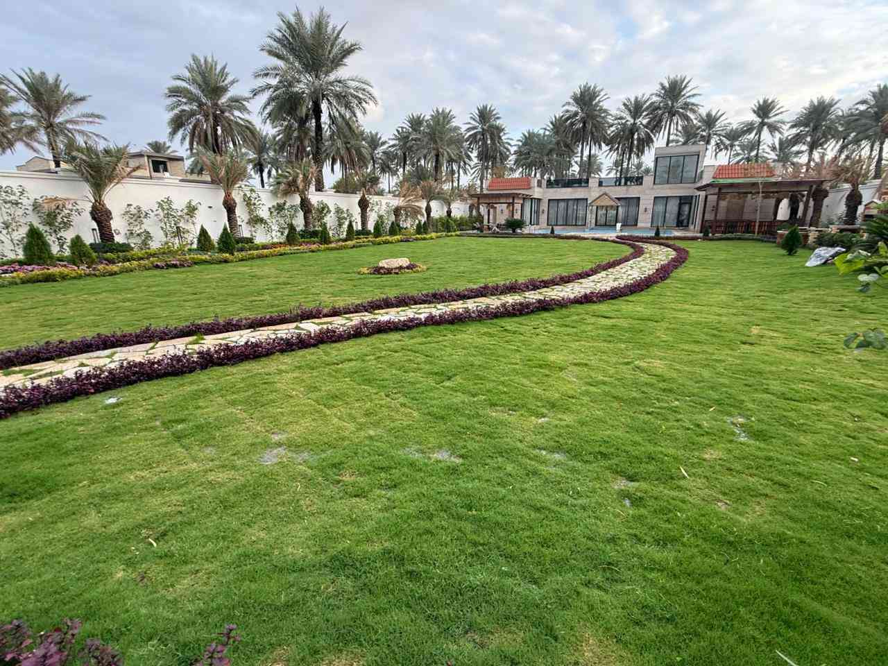 سلام عليكم يوجد لدينا مزارع اليجار في البوعيثة بسعر ***********مناسب موثقة بتطبيق اجرلي ا التواصل وتصلح المناسبات مي حار بارد
