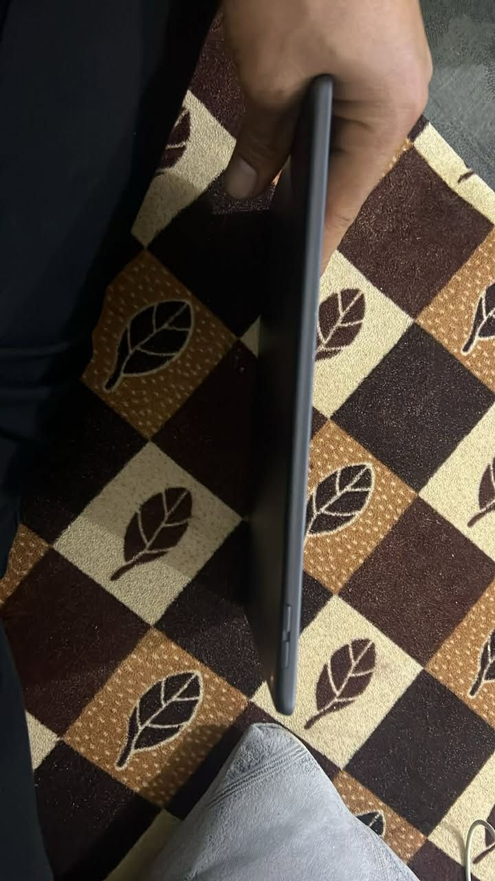 سلام عليكم ايباد 9ذاكره 128شرط حسابه بطاريه 93 بعده جديد كارتونه ويه عيب فقط لمس يتبدل اب 25سعر قفل بدون 170معامله ***********
