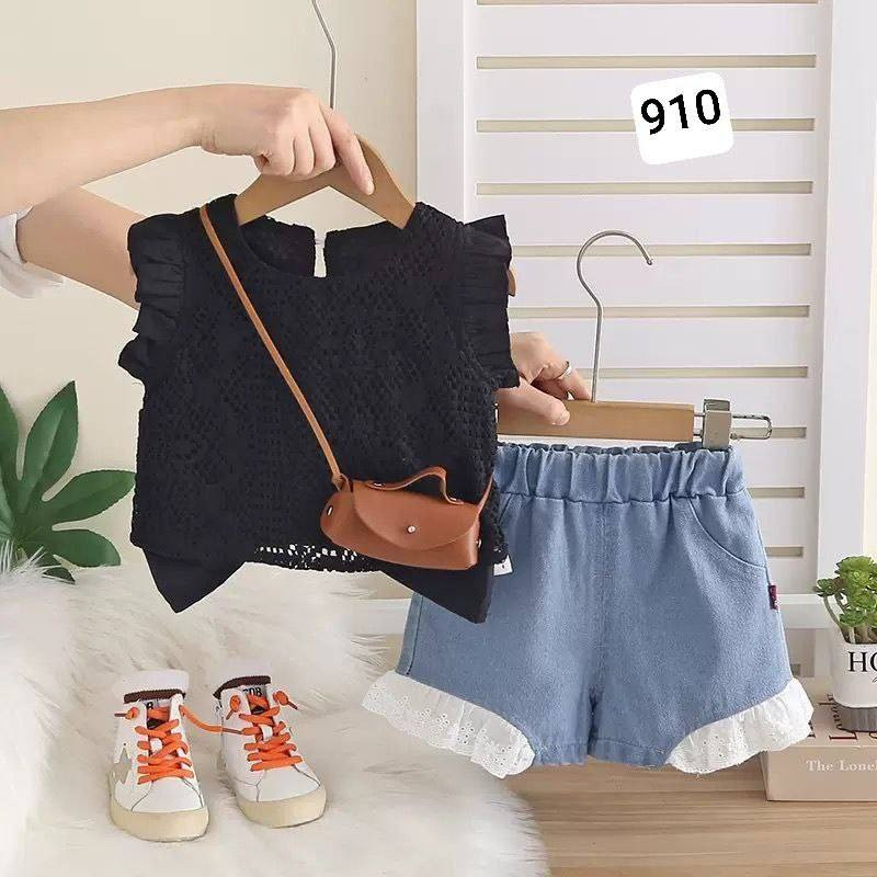 شايفين  هيج جمال يتكون من 3 قطع مع حقيبه يلبس من عمر 8 أشهر حد ل4 ناعمه توصيل جميع محافضات موجود


**إذا كنت صاحب هذا الإعلان وتريد حذفه لأي سبب، رجاءا أرسل رسالة إلى الدعم الفني**