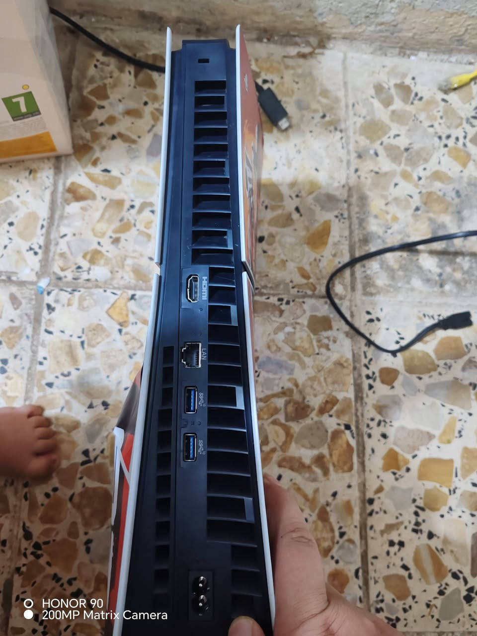السلام عليكم شباب عندي بلي فايف اسلم نضيف حيل مستخدم قليل ولا مفتوح ولا امصلح ملحقاتة الأصلية فقط مكاني بغداد وهذا رقمي *********** التواصل اتصال أو واتس
