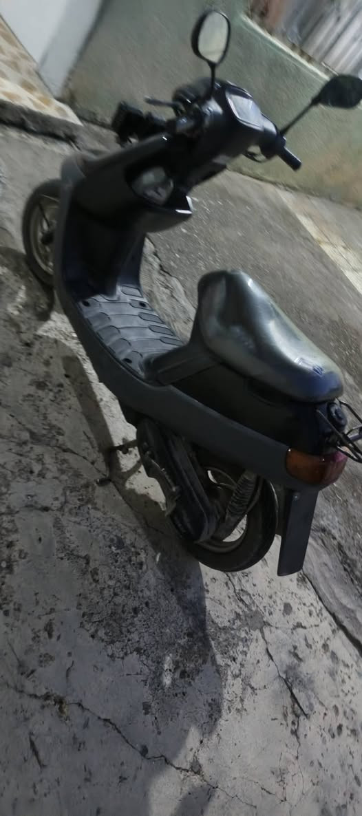 ماطور بوتين حديث دبل سكريتر واريمنيا ما ملعوب بيها كلو بلادي مكينه وسلف وشاصي بلادي بس كيلو متر دشلي والبانزين  بي خربطه شويه والباقي شغال اشاير ولايت زينول وبلاجكتور فول ضو سياره شرط الرقم ***********
٤٥٠الف وبيها مجال للشراي ولخاطر الجيه المو شراي لا يدخل
