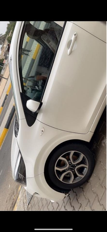 لبيع كيه بيكانتو موديل 2023 فول موصفات اكس لاين بصمه بواب شاشه كبيره ولمس كامره دواره وحاكيه مانع نزلاق ولكب كروم رادار امامي شغال رادار خلفي شغال رادار يمنه ويسره حساس طارات اشاير بل مري ملي شفط حساس خلفي شغال كشنات جلد لون اسود لد مامي شغال بلاجكتور لد خلفي نقطه عمياء حجم المحرك 4 بستم السيارة ماشيه 21 k .mجديده كلش وارد أمريكي تبريد بيانو دبل رف خلفي وبعد بيها موصفات السياره رقم واسط معوقين وبيها سونار 
رقم ***********
سعر 115 بيها مجال بسيط
