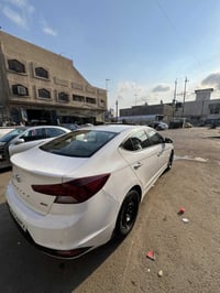 النترا للبيع 2020خليجي فول فتحه شاشه بصمه صدر محرك مكفول كامل وسياره ه...