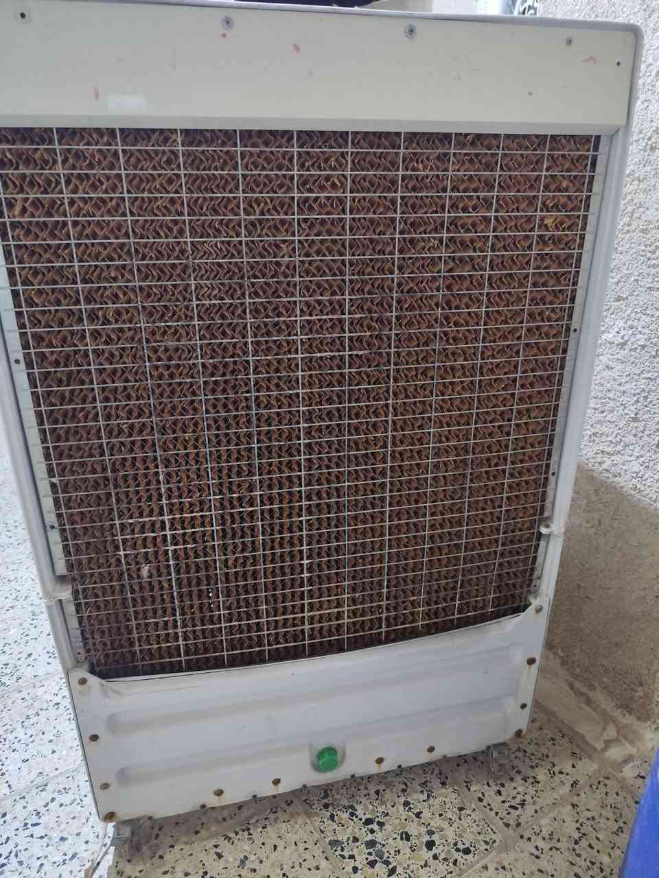 كنفيرة نضيفة مثل مال الفواتح رايدها 150وبيها مجال الشراي يتصل ع الرقم ***********
