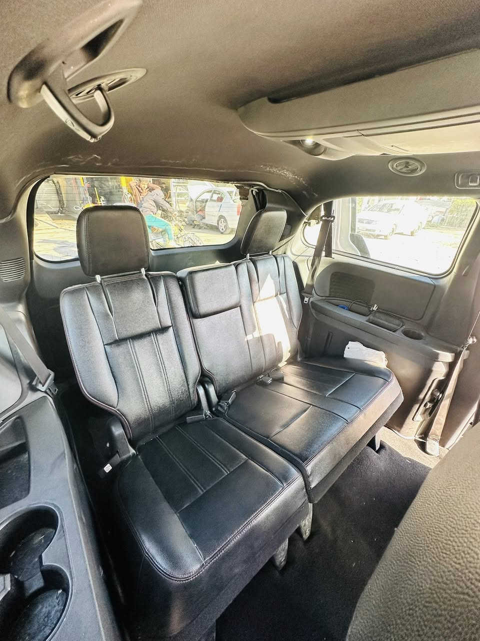 سلام عليكم اخوان دوج كرفان موديل 2019Gtالسياره فول مواصفات للأخير كير محرك كفاله
مواصفاتها
كشنات بلع
تبريد 3قطع
شاشات 
أبواب كهرباء
جام كهرباء
صندوق كهرباء
كشنات جلد
كشنات تدفئه تبريد
ستيرن تدفئه تبريد
و باقي المواصفات معرفه بل Gt
اخوان ما متواجد عل فيس
راسلني و ادزلك صور السونار مالها. عل واتساب ***********
