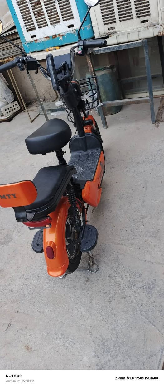 السلام عليكم درج شحن للبيع  نضيف دراجة  صار 6شهر  من خذتهة درج نضيف  بطارياته ما تعبانه  هذة رقمي ***********
