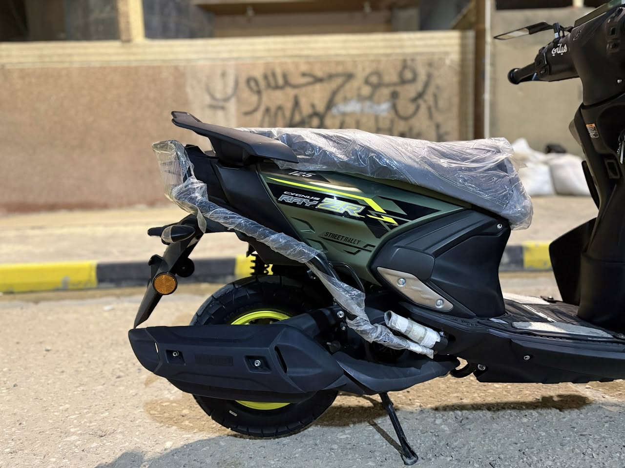 السلام عليكم 
دراجه ZR 24 كفاله عامه 
ماشيه 30kg 
درع بلادي يوماها
مرايات شبح
هوائيات بلادي
مربوطه برنامج Y-conect مال شركه 
السعر خاص 
*********** للاتصال
*********** واتساب
