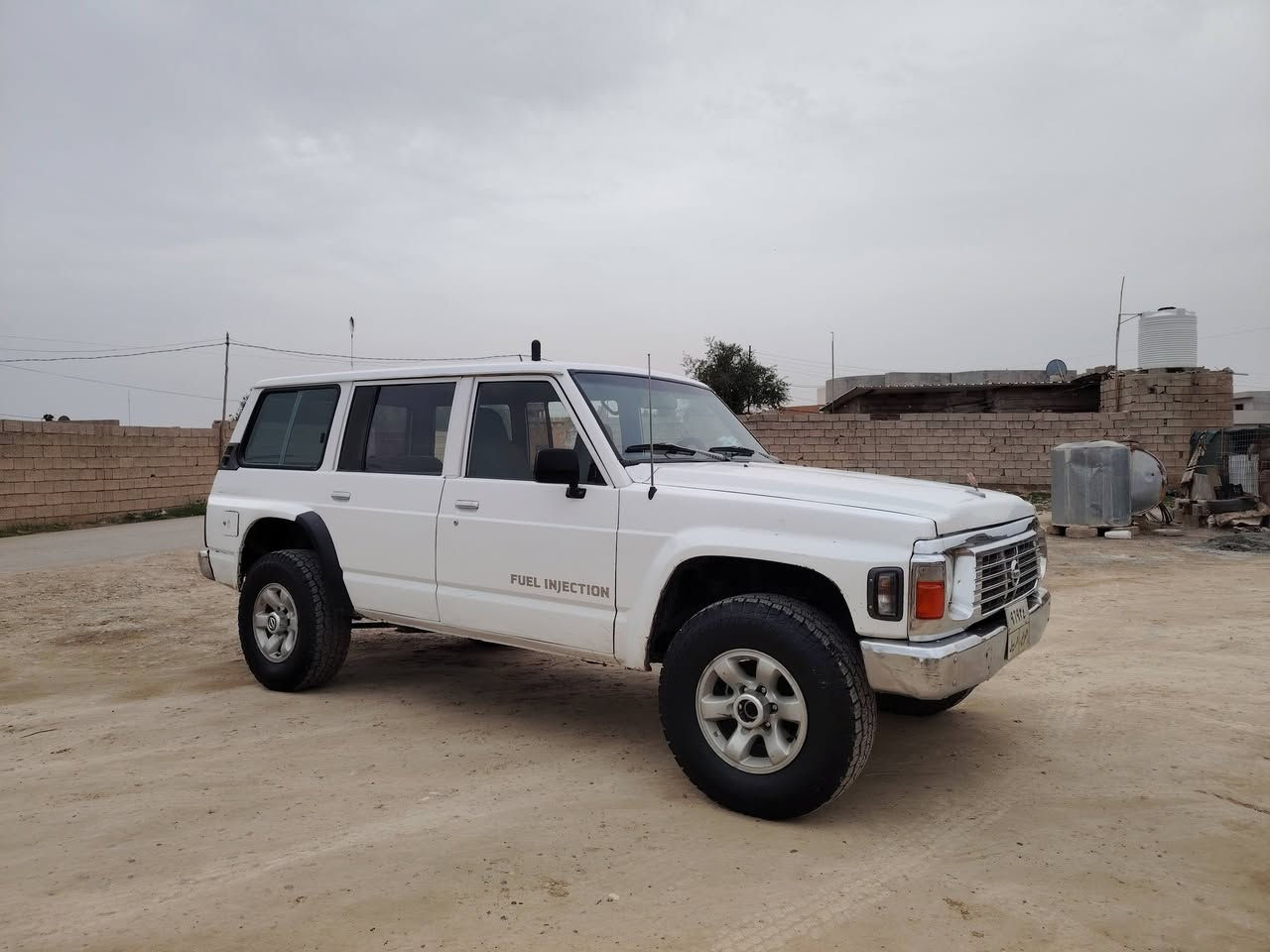 السلام عليكم مكلف بالنشر نيسان باترول موديل ١٩٩٧ UN بلادي مكفوله كامل كلها بالشرط محرك حاويه جديد طخم تاير مع ويل جديد صدر جديد كهربائيات كلها شغاله تبريد شغال ترايك للسعوديه شرط التحويل السنويه يرادلها تجديد مكان السياره صلاح الدين قضاء العلم للستفسار اتصل على الرقم ***********
