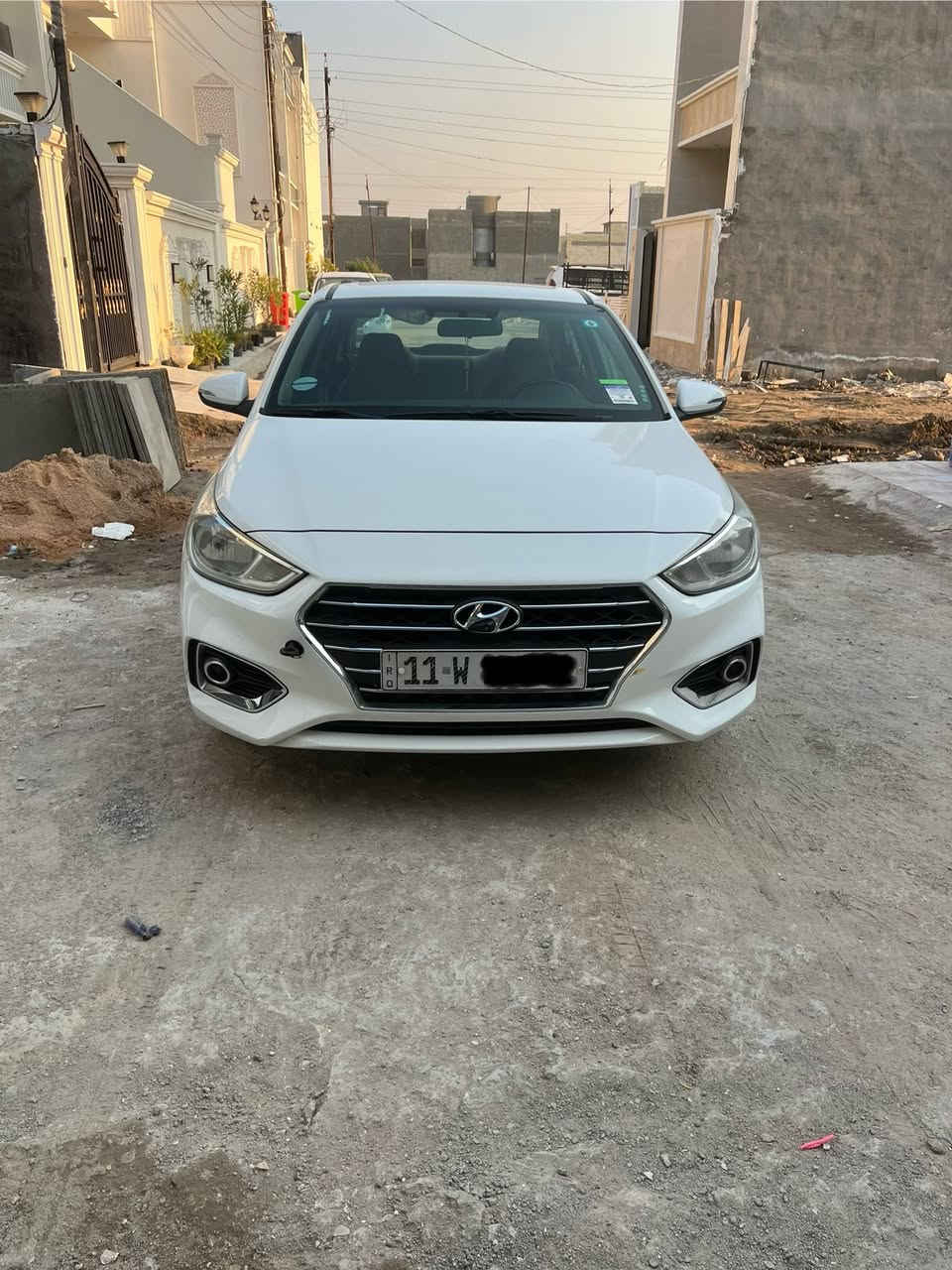 اكسنت  خليجي ٢٠٢٠ مكينة  ١٦٠٠ رقم بغداد ماشيه ٩٠ الف بدون حادث فقط وجود بارد في الجاملغ الامامي وطخة كما مبين في الصورة العنوان بغداد الدورة شارع ٦٠ رقم الهاتف *********** 
السعر ١٣٥ $
