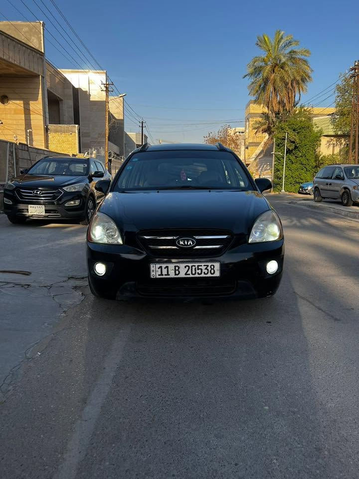 السلام عليكم
للبيع كيا راندو 
موديل 2007
رقم بغداد دولي باسمي  
حادث جاملغ امامي بدون دواخل 
بدون ايرباك بيها صبغ فقط الجاملغ 
السيارة بدون اي جراد 
ماشيه 150 
فول مواصفات 
تحكم ستيرن 
كروز سرعه 
سلايت 
تبريد ثلج قطعتين 
محرك كير مكفولات 
محرك 2700 سته سلندر شاده جديد 
صدر تمام 
تخم تاير جديد 
ويل حجم 17
السعر 86 وبيها مجال 
مكان السيارة بغداد حي الجامعة 
***********
