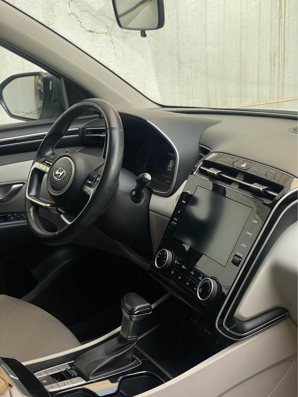 السلام عليكم 
توكسن ٢٠٢٣ خليجي 
بدون ضرر بدون صبغ بدون بارد 
كشنين كهرب شاشة كبيرة 
نضام ال ابل كار بلي 
سايد بريك كهرب 
زعنفة 
اوتو هولد 
مانع منحدرات 
شحن واير ليس IP
بردات ابواب
مري شفط 
ترحيب بل ابواب  
السعر ٢١٥$
ماشية ٥٦ الف كيلو
*********** موصل, نينوى
