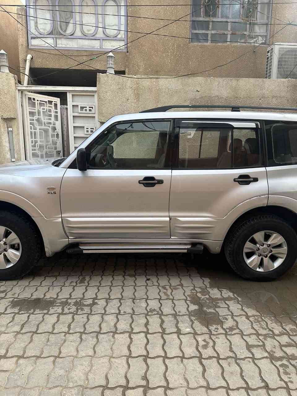 باجيرو 2001
السياره جاهزه من كلشي ومكفوله من التبديل والصبغ 
بيها بس صبغ قليل بالحاملغ الخلفي 
رقمها إنكليزي لل29 دهوك 
تريد وكاله او تريد أداورها باسمك 
السعر 67 وبيها مجال 
عنوان نجف الكوفه 
الرقم ***********
***********
