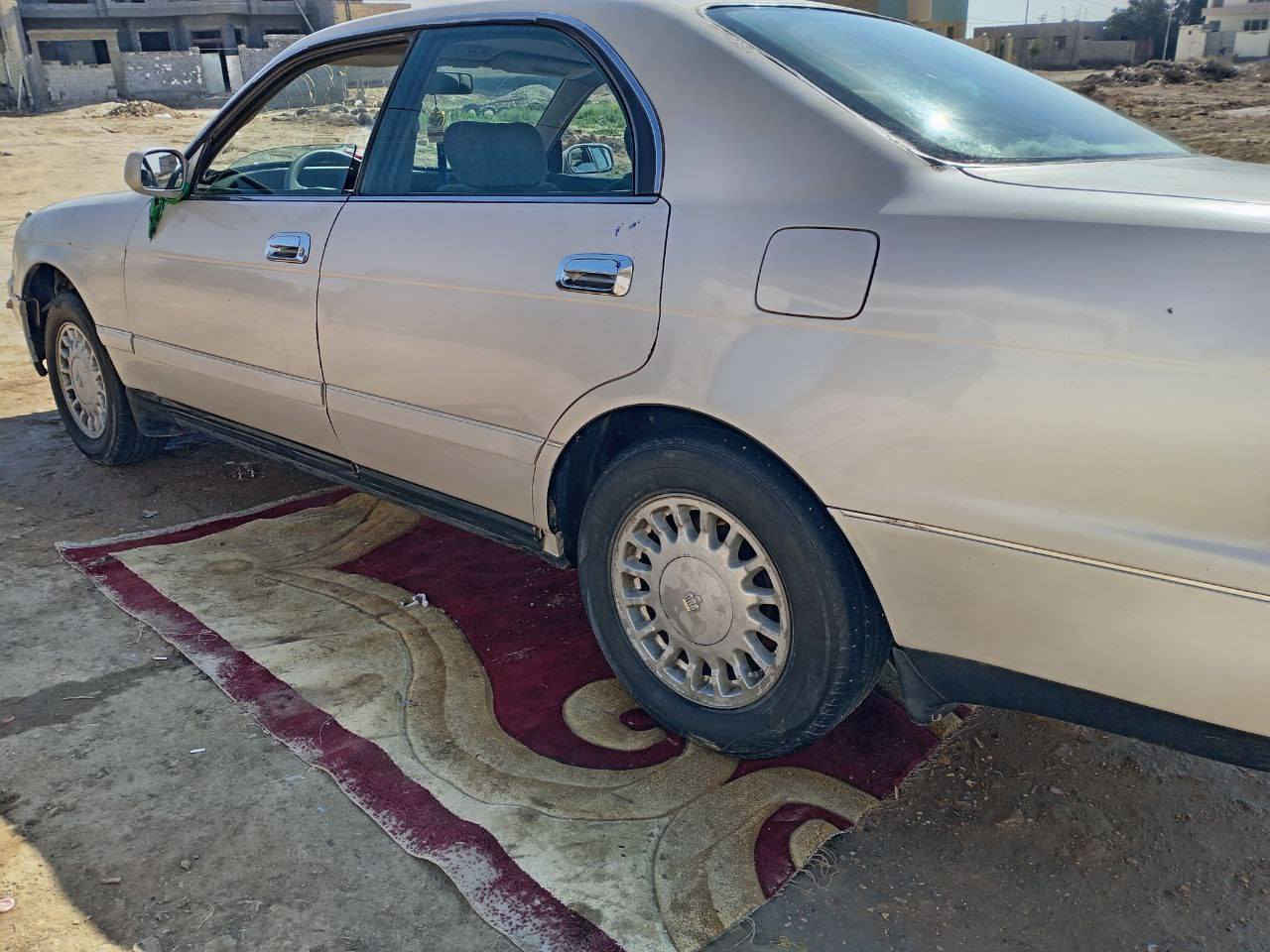 السلام عليكم ورحمة الله وبركاته 
سياره بطه للبيع موديل 1993متصل رقم واسط مشروع وطني تحويل تاني يوم السياره مكفوله من الشرعيات السياره موضحه بالصوره والفديو للعلم المالك من بغداد ويحول اي يوم اتريده  مكان السيارة واسط قضاء الموفقيه السعر 53  وبيه مجال للاتصال على الرقم ***********
