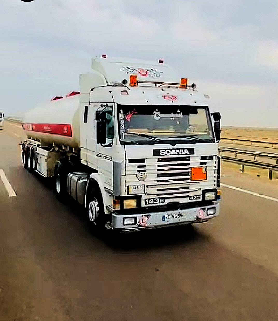 السلام عليكم سكانيا للبيع محرك كير اكسل شرط محرك 0/8كير900 شاصي مضروب باج تانكي  دمعه بولير تخم تاير راس تخم تاير شاشه كامره رقم نينوى شرط التحويل سنويه لل2029طوناج جي بي اس جاهزه عل شغل السياره حيل حيل نضيفه اي ستفسار خابرني وتدلل سعر240
***********
