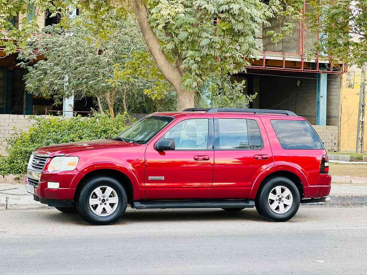 فورد اكسبلور 2008 خليجي السعر 88 وبيها مجال  لاستفسار *********** رقم بغداد الدولي سنويه لل30 فول مواصفات كشنات كهرباء 7راكب 3قطع تبريد تحكم ستيرن وبعد بيها مواصفات محرك 6 سلندر محرك وگير مكفولات مكفوله ضربه و التبديل بيها رشات كلير مكان السياره كربلاء المقدسه
