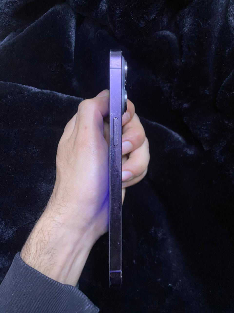 عدي 14 برو ماكس ما مفتوح وبطاريه 98 وذكره 256 بس لضهر مبدل وبيه فطر واذ بيه غير الضهر اني معتب وكارتون وكيبل  وماكاني بغداد ***********  وذا مراوس بS24 الترا بعد احسن
