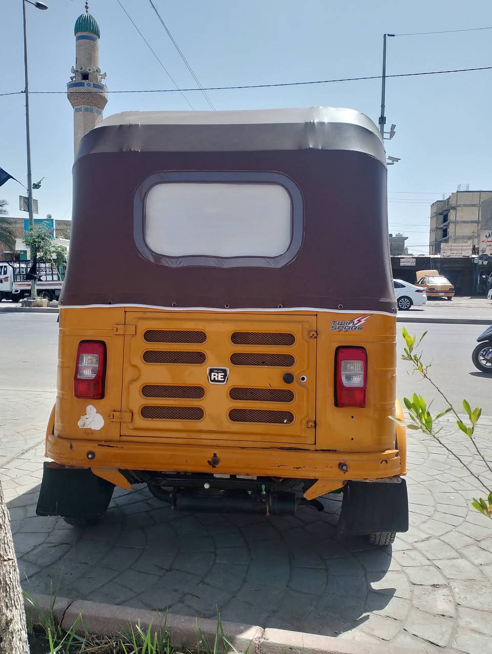 سلام عليكم شباب تكتك باجاج للبيع تكتك حلوة ونضيفه موديل 2018/11/23 نازلة بل 2019 شهر 2 تكتك كادامكم نضافتها جادر جديد تخم جادر سفريات جدد السعر 4150 العنوان بغداد دوانم البياع للستفسار ***********
