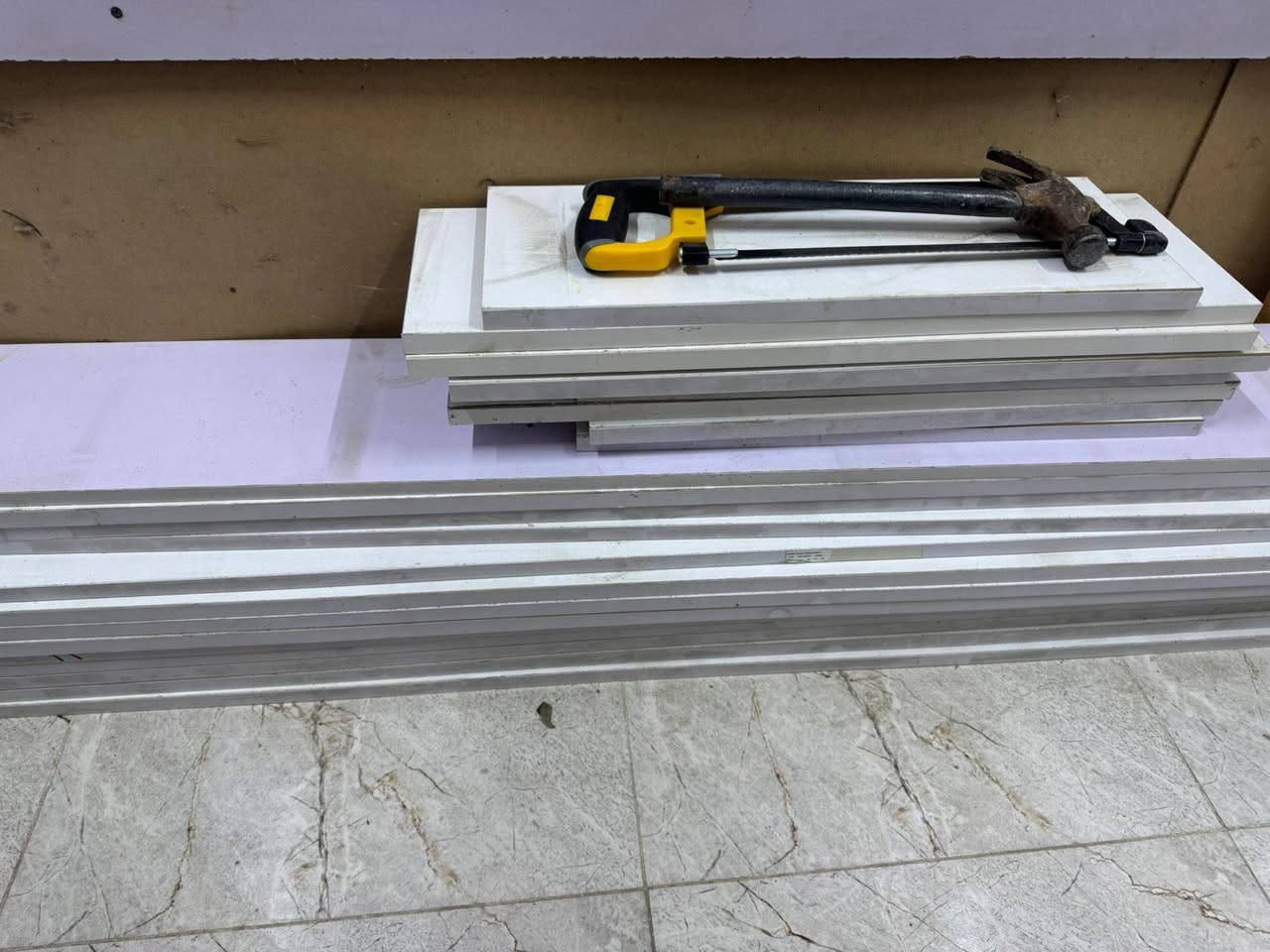 چنمبر مدرج مع مخزن اسفله
وعارضه جداريه  مقطع ارتفاع ٤ متر  وعرضه ٤ الى ٥ متر 
السعر 80 الف وبي مجال / ابو حسن

***********
