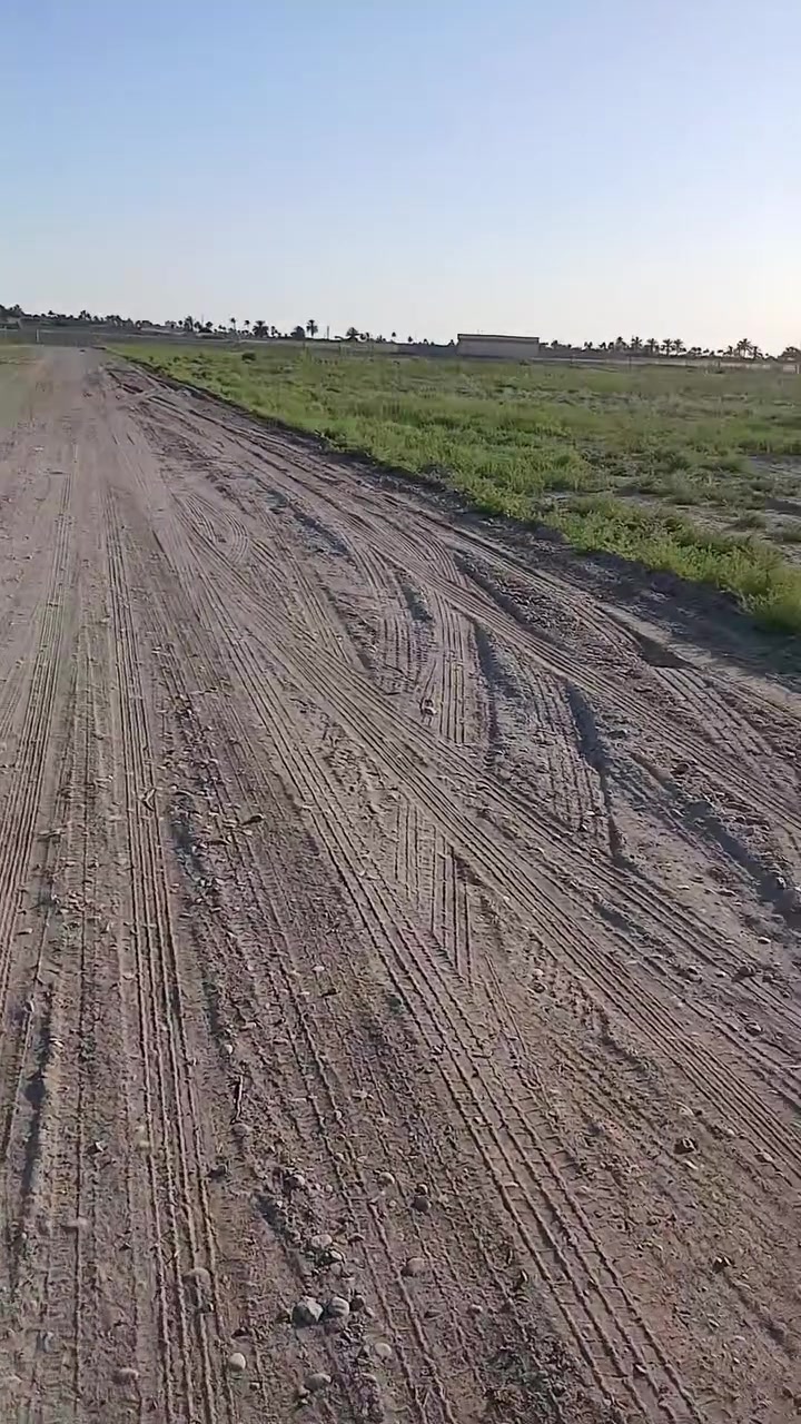 السلام عليكم دونمين البيع الواجه الدوانم ٤٠ ب النزال العنوان الدورة الزبرانيه سند ٢٥ افتح بيان مباشر اتصل ***********
