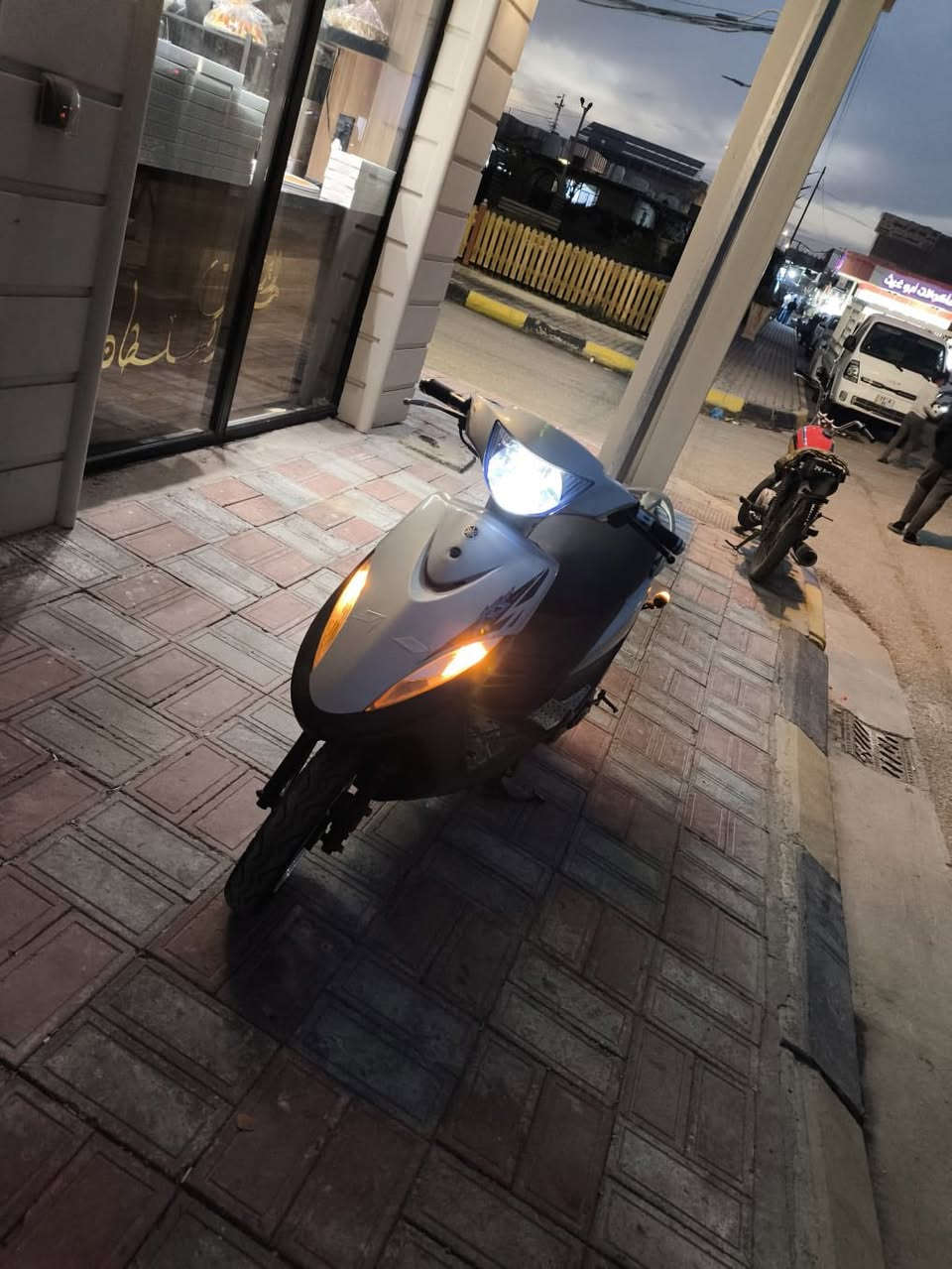 ماكس عدلة 2005 دراجة نظيفة ما مفتوحة ما مفتوحة ابد ما مكاني كربلاء حي الوفاء ***********
