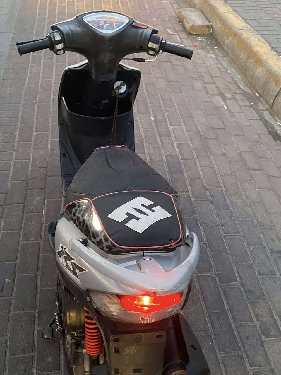 ماكس عدلة أوراق منفيس جاهزة مناقصة شي كبل للشارع كل كهربائيات شغالة شلعة معدل بلادية ختم واحد وي المحرك ممفتوح برغي كلة بلاد السعر 650 وبيها مجال للشراي مكاني بغداد حي البتول ***********
