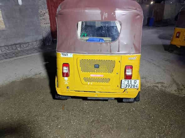 سلام عليكم تكتك مديل ٢١ رقم بغداد تكتك بيه بارد بل لغد  وشخوط  يم البكلايتات  مكفوله من المعجون  العنوان بغداد حي النصر *********** سعر  ٧ و ١٠٠ وبيه مجال قليل
