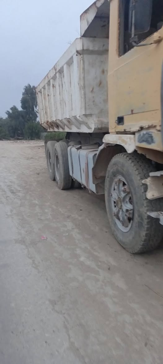 سلام عليكم فالفو للبيع موديل   82
تخم تاير شاصي مكفول ***********
