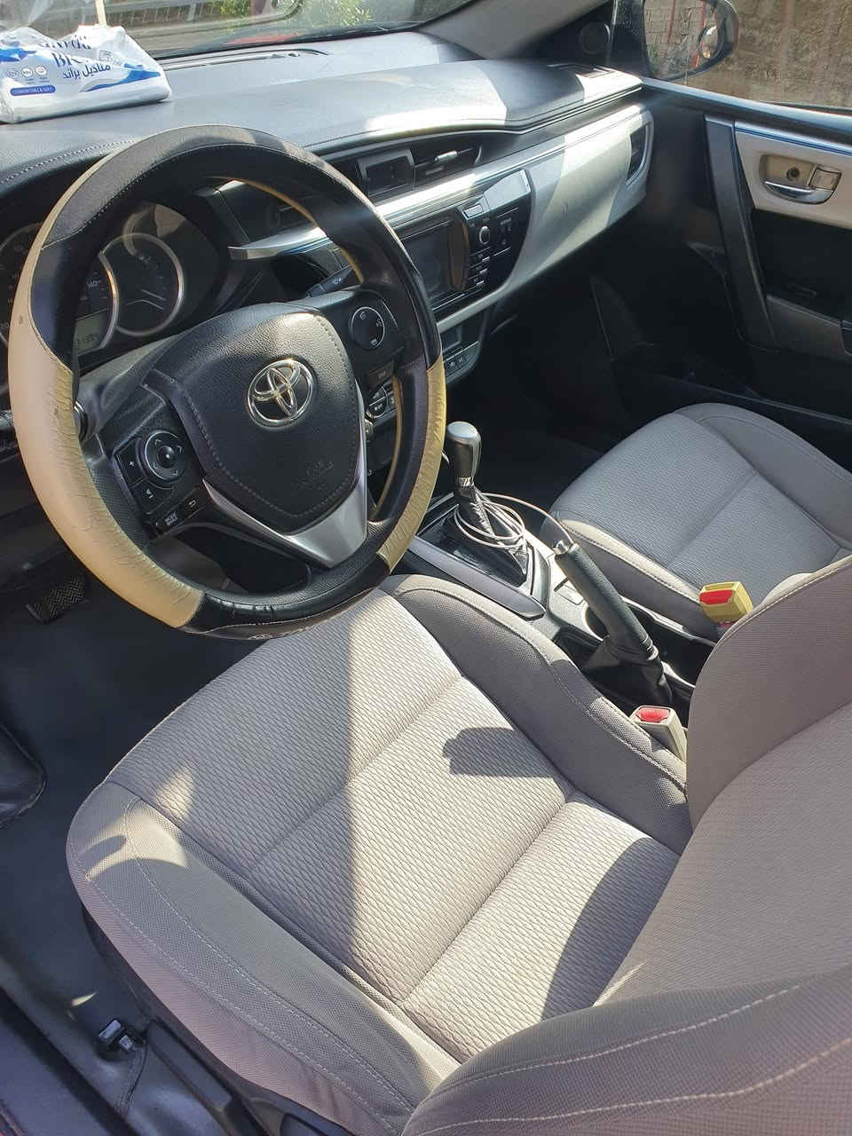 كورله موديل 14فئه LE السياره تضيفه جاهزه ماتصرف عليه شي السياره بسمي السعر 118قفل للاتصال ***********
