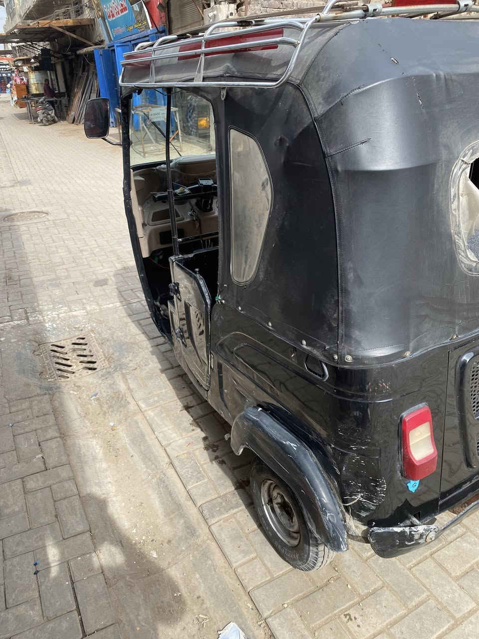 سلام عليكم تكتك2022رقم وسنويه باسمي مكينه نضيفه لا تبخير لا تنقيص  الكشر مثل ممعروض سعر8ونص وبيها مجال للشراي متواجد وتساب***********
