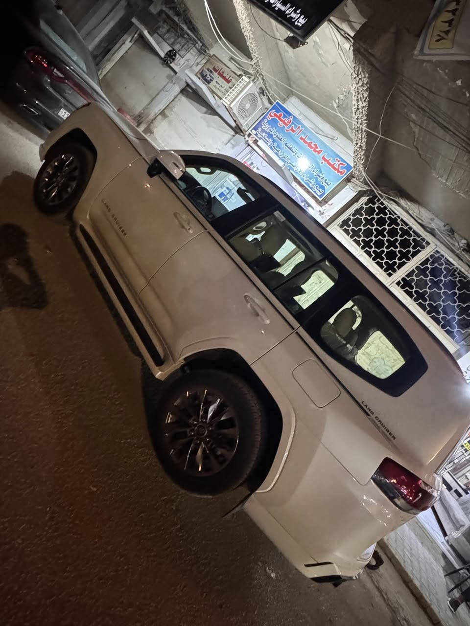 السلام عليكم لاندكروز موديل 24 كفاله عامه ساز ام تطبيق 
ماشيه 30 رقم بغداد بسمي 
مواصفات معروفه مكاني بابل حله
***********
