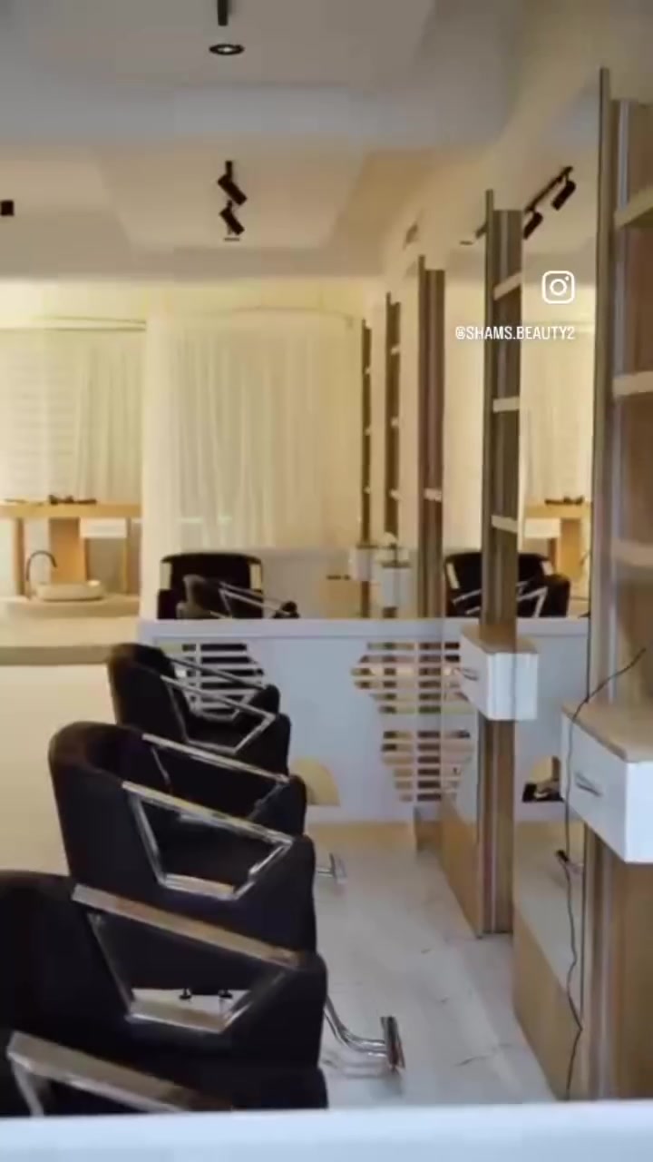 مركز تجميل او مجمع طبي للبيع او مراوس بـعقار 
احدث الديكورت الراقية جديد جاهز مع محتوياتة 
للاتصال او الاستفسار اكثر *********** واتساب
/كربلاء
