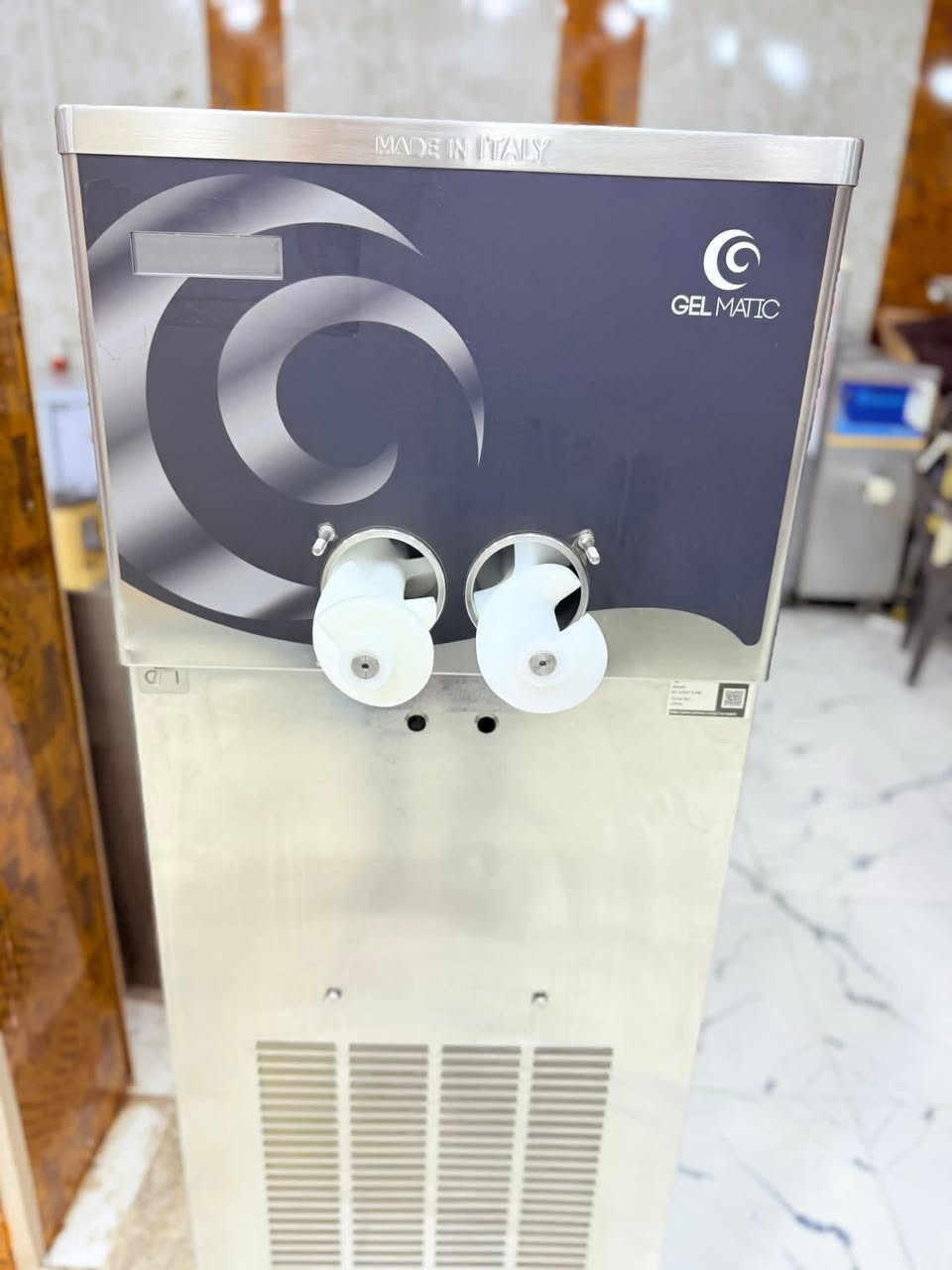 #معرض #الايطالي

سوفت جلمتيك ايطالي 🇮🇹🇮🇹

موديل 2022 حديث 

مستخدم قليل 

نضيفه جدآ

كلشي بيه بلادي 

3 فيز     

بم وخلاط.      

تبريد هوى

🍦🍦🍦

السعر والتفاصيل مراسلة الصفحه 

او الاتصال هـ ***********   

العنوان بصره ابي الخصيب حي العسكري 

#سيدحسين
