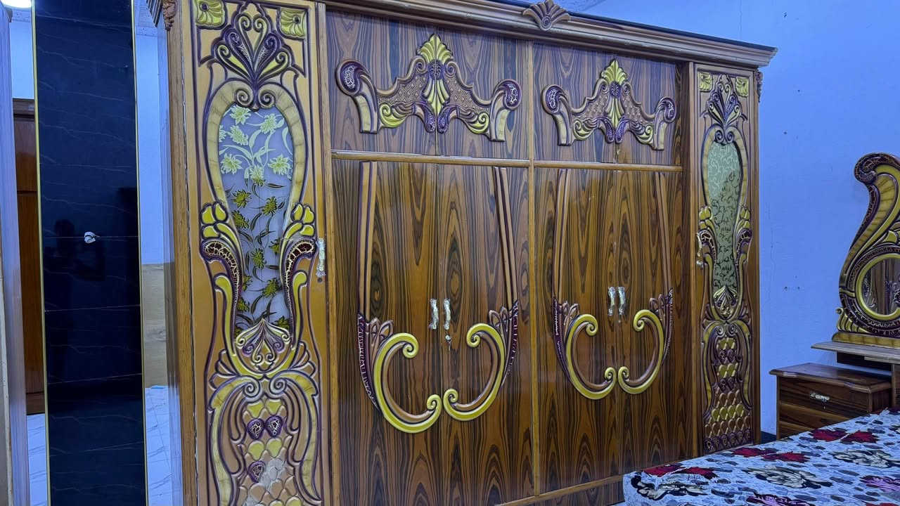 يوجد غرفه نوم صاج عراقي السعر ٦٢٥ للاستفسار الاتصال ***********
