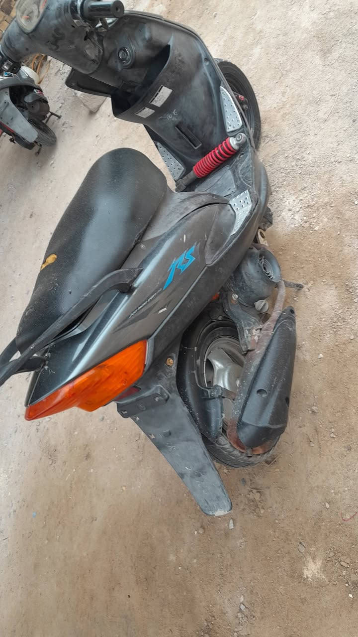 السلام عليكم ماكس عدله
بلاد مكينه مكفوله خرسه شلعه ومعدل 
دراجه كامله بس كفر تعبان 
٦٥٠ وبيهه مجال
***********
