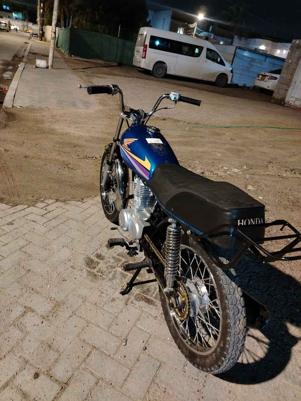 السلام عليكم دراجه رابيدو للبيع دراجه حلوه اي شي ما ناقصها سعر 550 مكاني بصره جمعيات شراي يراسلني واتساب مامتواجد عل فيس***********
