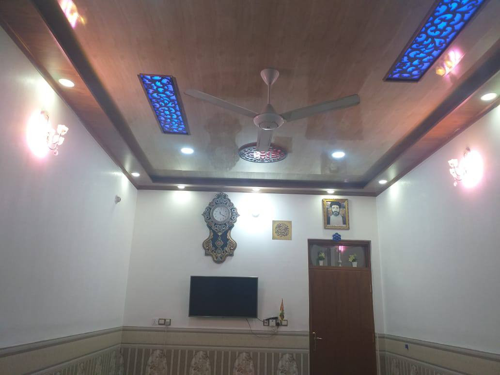 بسم الله الرحمن الرحيم 
#دار للبيع    #المساحة 166.5 حي #المكرمة منطقة ل 8 تالاف #شارع 15 
#السعر 180  وبي مجال (بناء صب غرفتين وصاله واستقبال ومطبخ وصحيات 2 ومنور 2 والبناء طابوق جمهوري  بناء جديد 2020 تم بناء)+ هيكل طابق ثاني واصل للتسقيف متكون من 3 غرف

قرب شارع كربلاء.مسافه قصيره عامود 23 
للستفسار مراجعه عقارات ابو مصطفى العبودي 
***********
