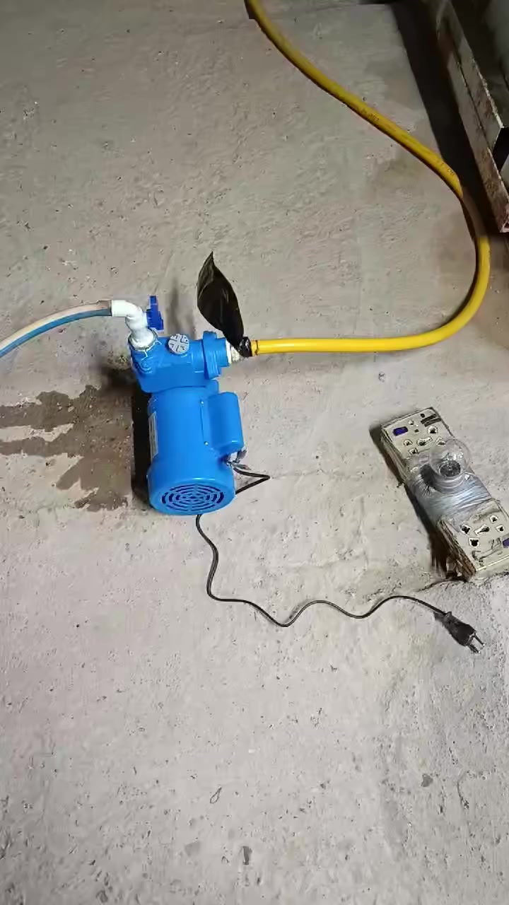 ***********
ماطور حرامي اصلي درجة اولى، السعر 30,000 
تاخذ الماطور تشدة وتفحصة بالبيت تقتنع بي بالعافيه عليك متقتنع بي رجعة، بسعر تنافسي وجودة عالية
