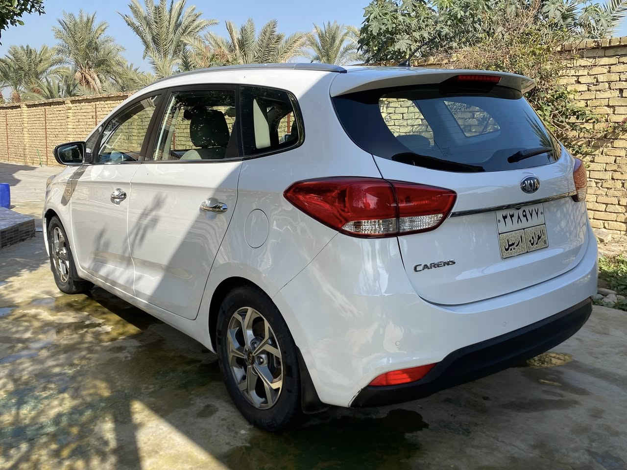 كارنز 14 اربيل السيارة جديدة وجاهزة محرك مامفتوح بيها بنيد صبغ بدون ضربة تحويل وكالة عنواني ديوانية ***********
