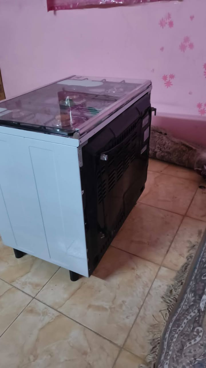 طباخ فريش جديد ما مستخدم أبد سعره 650الف مكان تكريت حي الجمعيه راقم تلفون ***********
