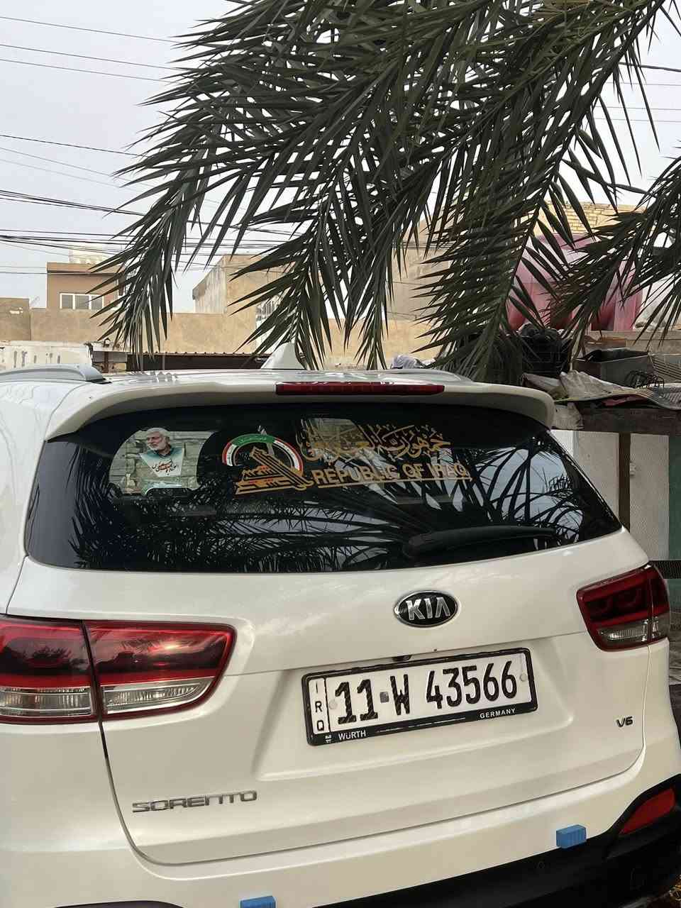 السلام عليكم ورحمة الله وبركاته سورنتو موديل 2016 السياره مكفوله كفاله عامه فول مواصفات للاخير 
محرك 3500 6سلندر 
بنراما طكتين جام 
مري شفط ترحيب 
بيه مواصفات هواي بعد ما احب اطول عليكم 
رقم بغداد الجديد شرط التحويل 
السعر 228 وبيه مجال للطيبين 
للاسفتسار ***********
