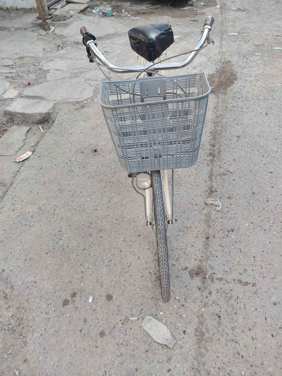 بايسكل بطى رمبى نضيف حجم 26 ياباني 6 كير بريكات وره كدام شغالات سله اصليه السعر 110 وبمجال حك الجيه *********** مكان بغداد البنوك سوق الميثاق
