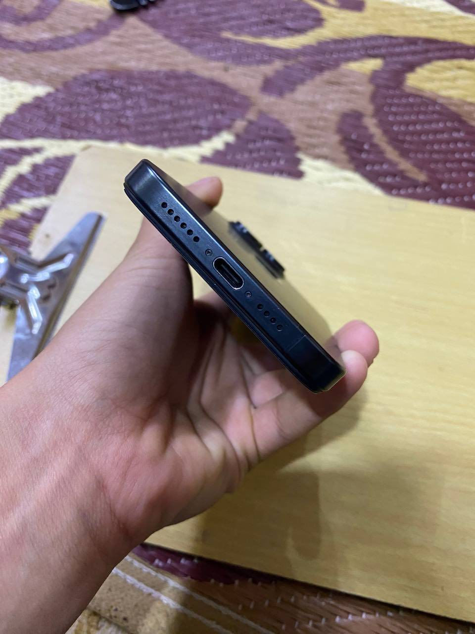 سلام عليكم لبيع آيفون 15برو ماكس شرق اوسط ماستر AA/A ذاكره ٢٥٦بطاريه ٨٦مبدل شاشه فقط سعر ٨٥٠باقي تفاصيل خاص لتواصل علا هاذا الرقم ***********
