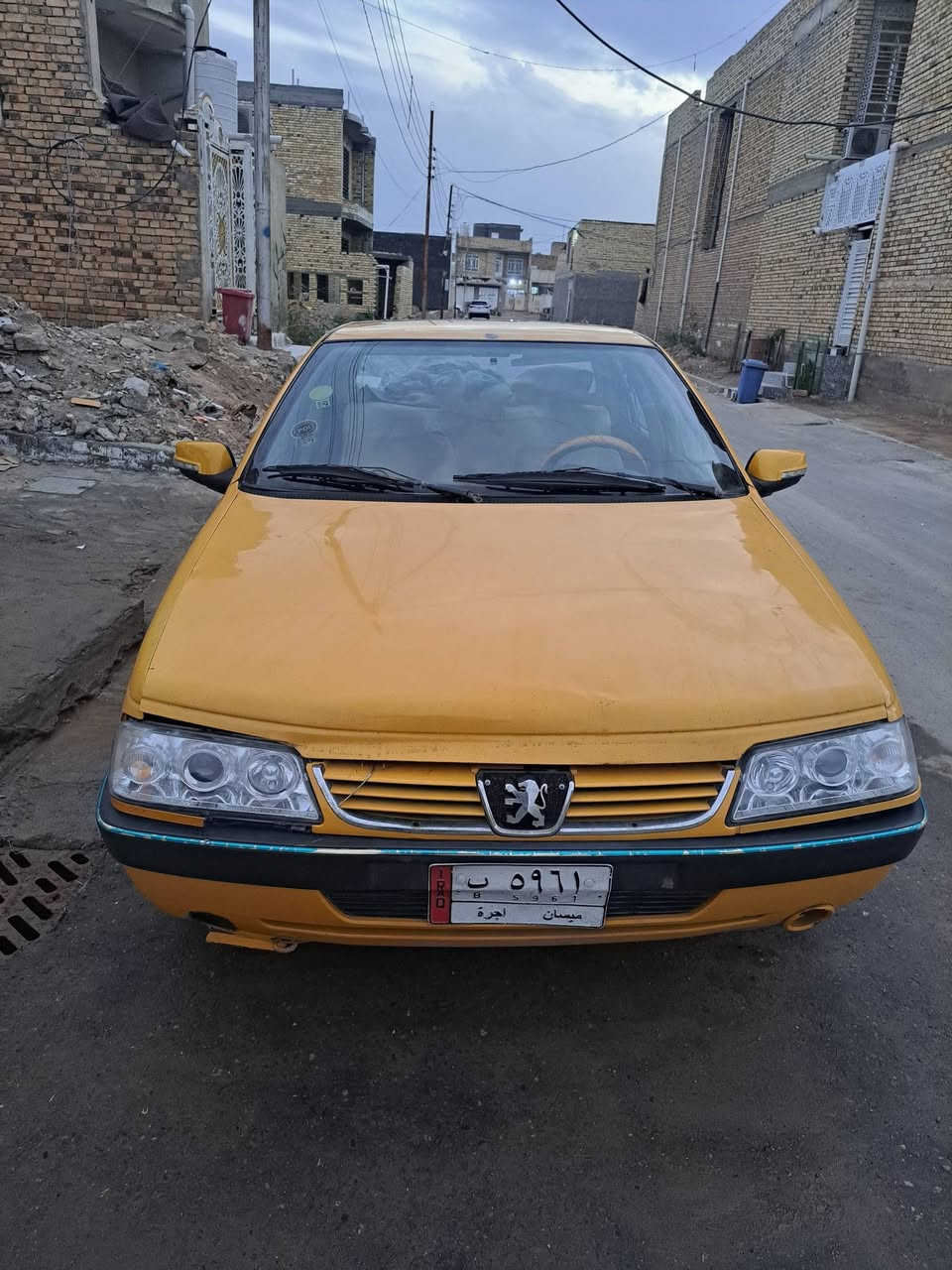 سلام عليكم بيجو 405 لبيع كير مكينة حداديه كفاله سنوية صاقطة ب17 هيئه وغرامات على المشتري مكاني ميسان سعر ٢٣ وبيه مجال ***********
