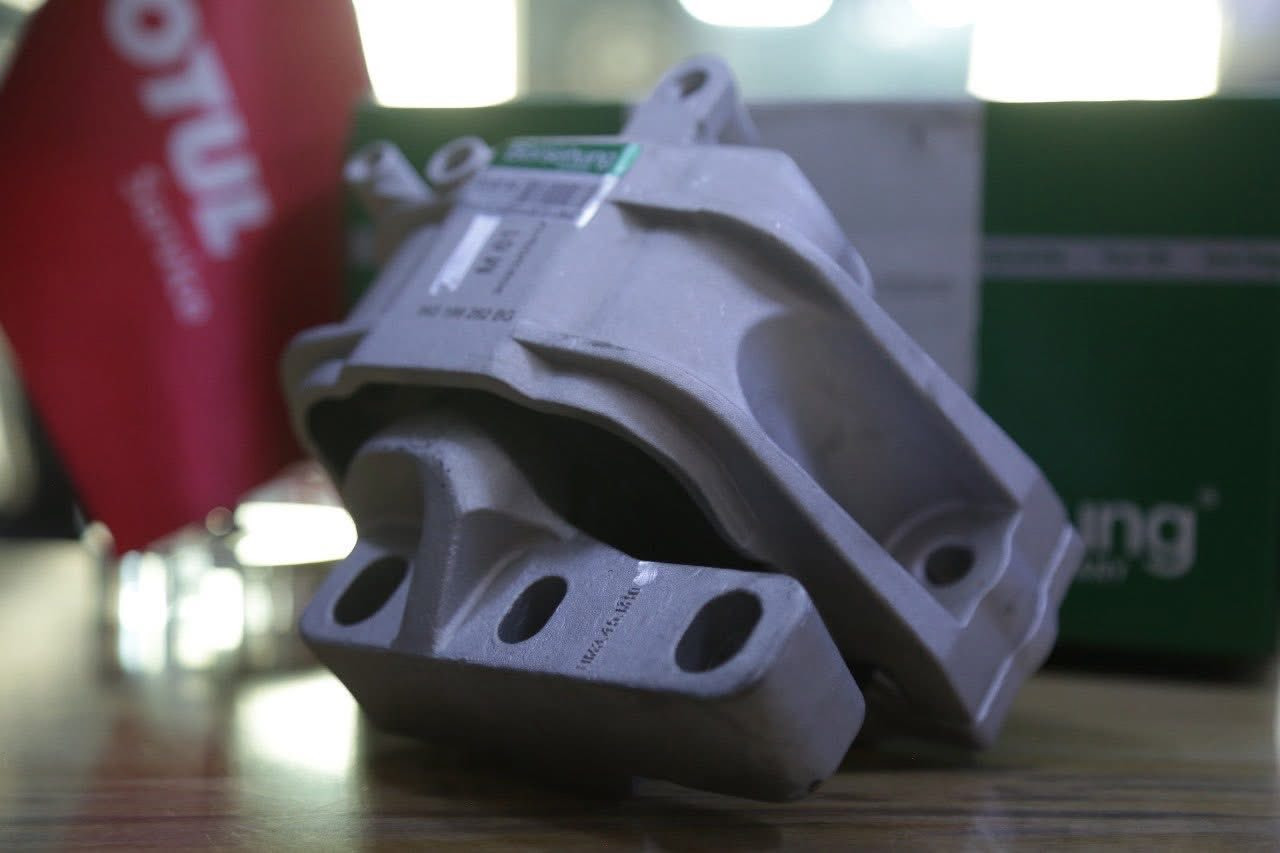 جزء من مجموعة صور من قطع غيار الفولكسواكن المتوفرة بمركزنا MOTUL service متوفر قطع غيار كصه تفصيخ وجديد براندات واصلي جديد جميع قطع الغيار بالضمان وكل التحتاجه سيارتك متوفر وبأسعار تنافسية ومتوفر زيوت وسوائل جميع سيارات vwوفق كود الشركة وصيانة وبرمجة وفحص باحدث الاجهزة وتشخيص الاعطال وكلشي بالضمان
لدينا توصيل لجميع انحاء العراق
***********
