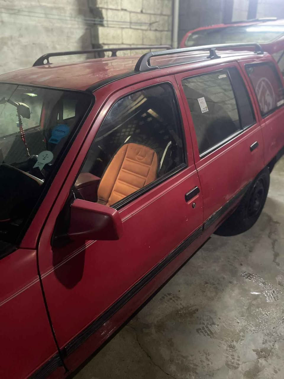 موديل 91صاحبه موجود اب كركوك كامله مابيه بقص كل كهربياته شقاله بيه اشويه بخار وبيه جامرلق واحد صبق دوشمه جديده واربع تايرات جديده شراي اتصل *********** كركوك, العراق
