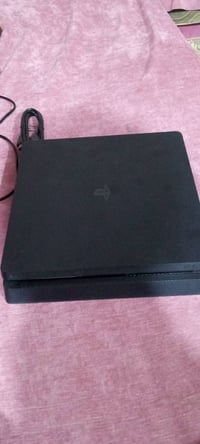 بلي ٤ للبيع سلم ممفتوح وياه جوستكين وقرص فيفه وقرص جيتي فايف للبيع الس...