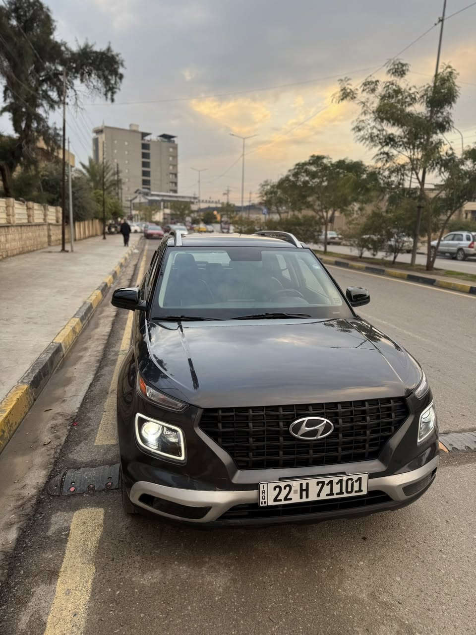 سلام عليكم
هونداي فينو 2022

ماشي 10 الف فقط

ضرار حافت بنيد

موصفات فول ماعد الفتحه

بصمه تشغيل عن بعد

كشنات جلد

توًكلر

شاشة كبيره 

موصفات معروفه 

السعر 146$

رقم الهاتف ***********
