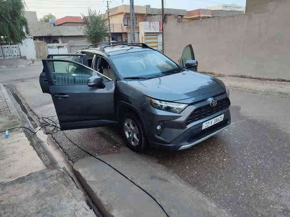 للبيع
السعر 230 بيها مجال 

راف 4 موديل 23 

مواصفات XLE ضرر 

ماشية 24 ألف ميل 

تبديل قطعتين فقط 
يرهم مراوس حسب الإتفاق 

بقية التفاصيل عالخاص او الإتصال على الرقم ***********
