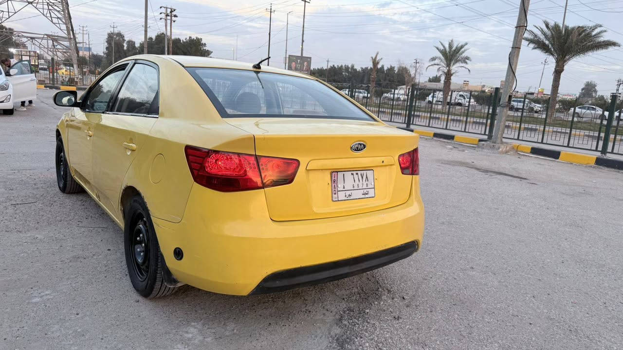 السلام عليكم سيراتو 2009خليجي  حداديه وكير ما صارله سبوع من بدلتهن تخم تاير باتري ماعيزه البرغي منضومت تبريد بنهايت الصيفيه سويته السياره كفاله من تبديل فقط بيه خياسات يردن تلكيط منضومت غاز بيه ام 60لتر  السياره بسمي وسنويته 28تنتهي السعر 78وبيه مجال بصيط كلش ***********
